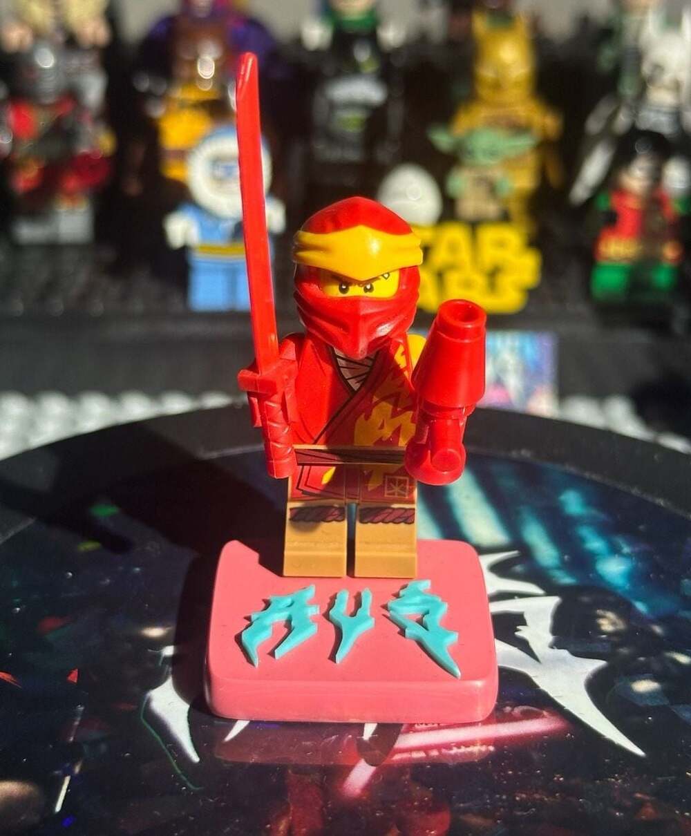 LEGO Ninjago Kai Minifigure with Dual Swords and Stand (Core 2022)